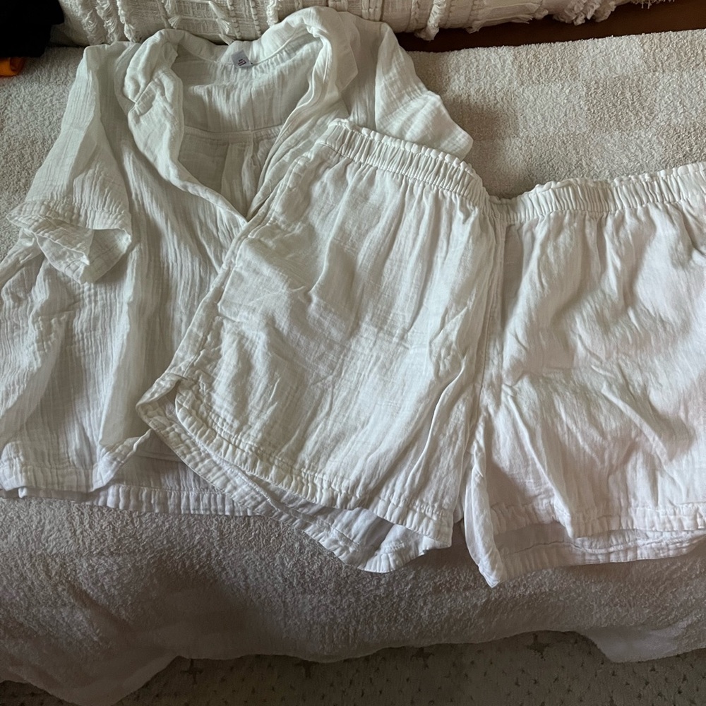 Old Navy Women's High Waist White Shorts